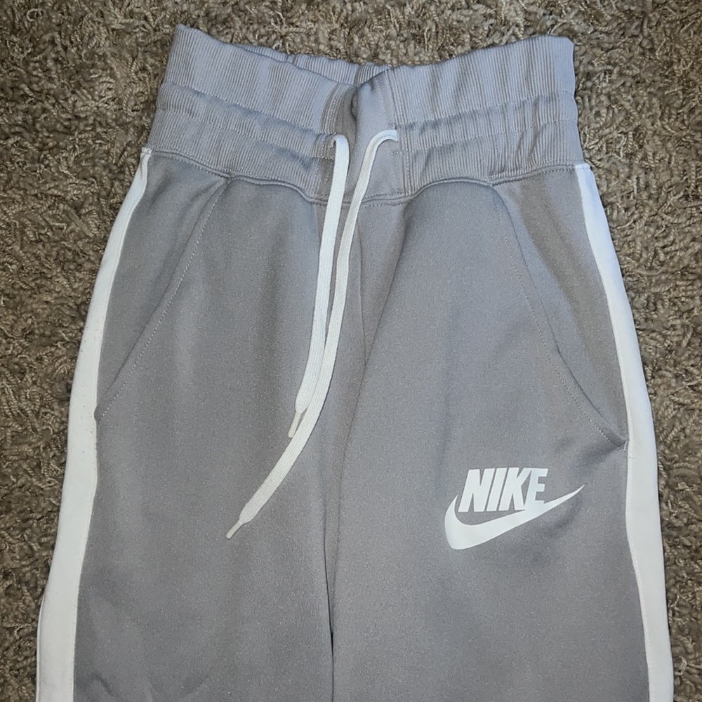 Nike Grey High waisted sweats - Picture 2 of 4